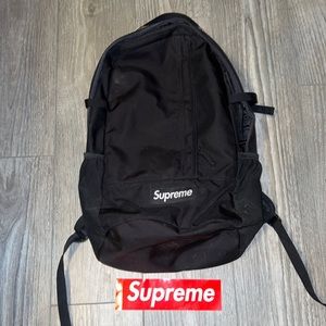 SUPREME (SS18) Backpack
